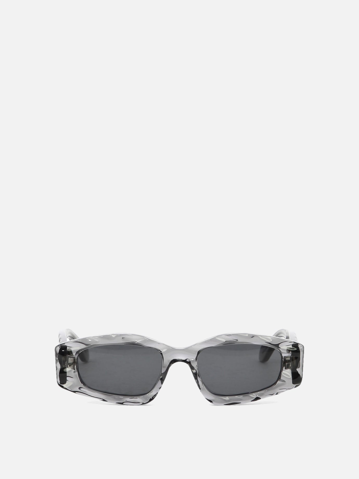 Sunglasses with geometric shape