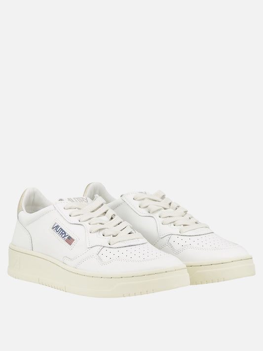 Low top sneakers 100% cow leather - 100% rubber  White - Autry Women | PLP | VIETTI Online Store | 2
