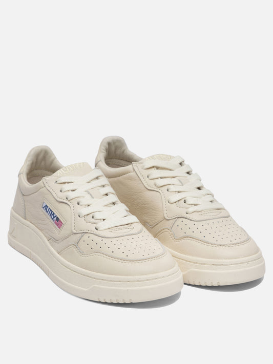 Low top sneakers 100% cow leather - 100% rubber  White - Autry Women | PLP | VIETTI Online Store | 2
