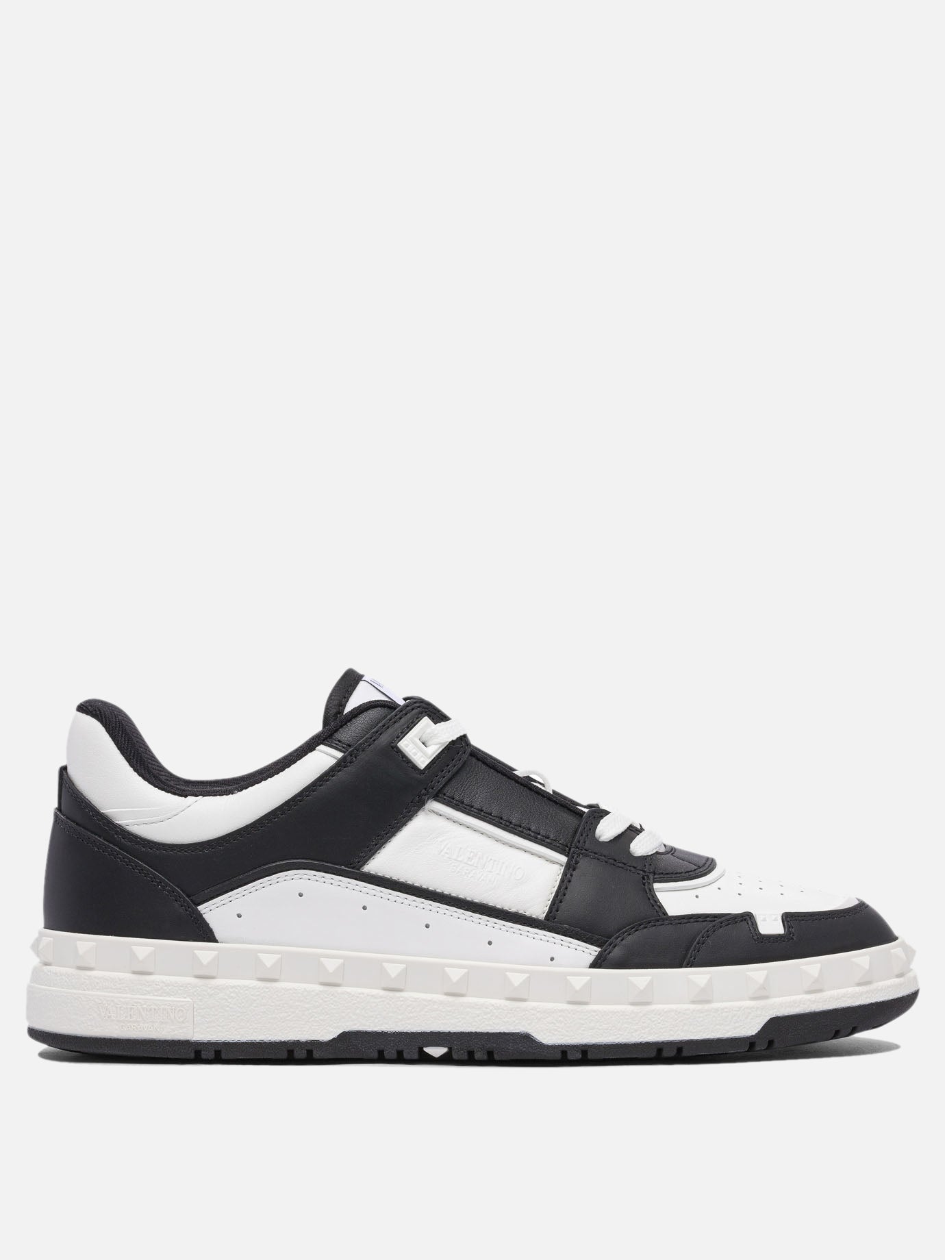 Low top sneakers 100% leather - 100% rubber  Black - Valentino Garavani Men | PDP | VIETTI Online Store | thumbnail
