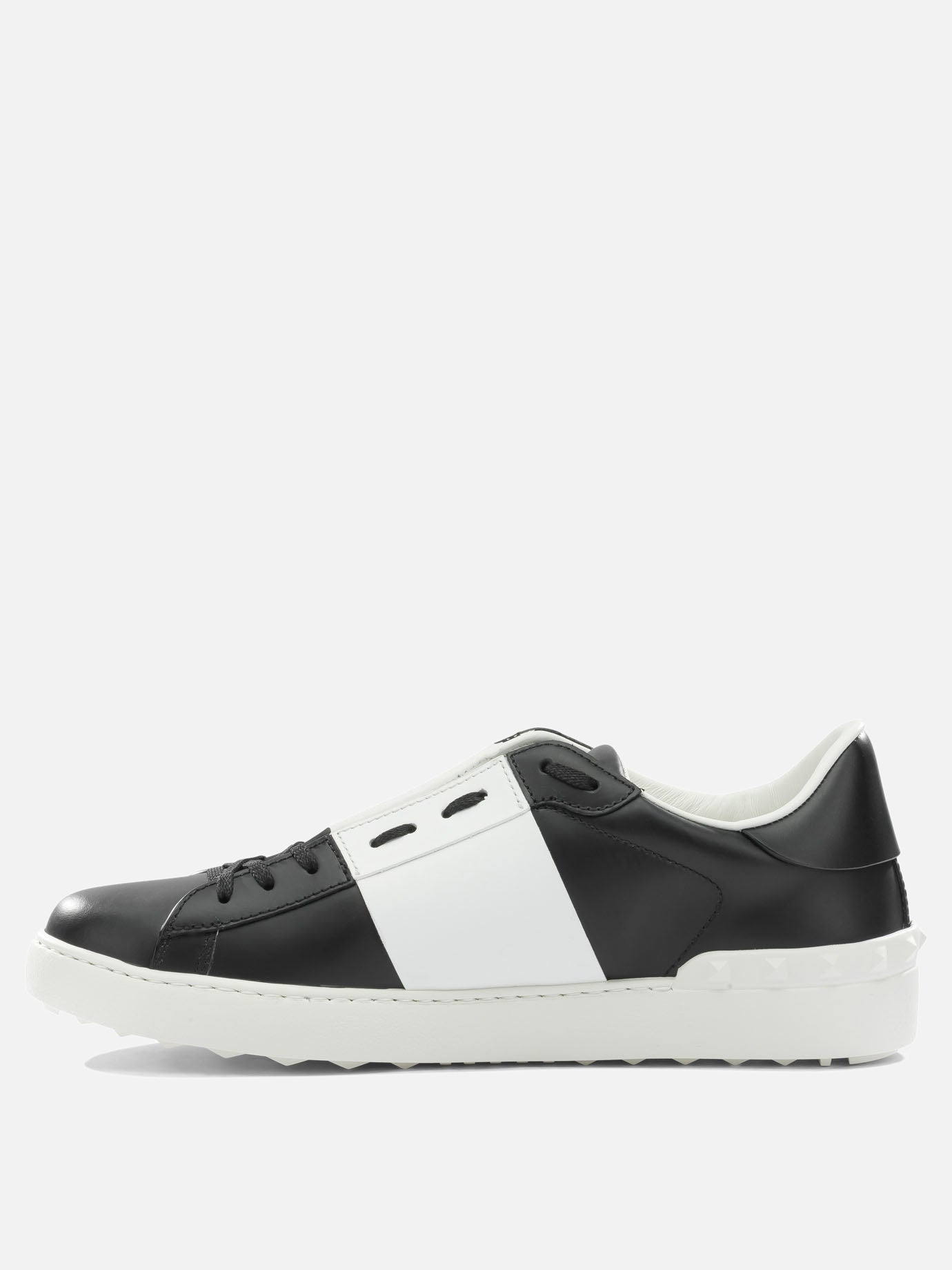 Low top sneakers 100% calf leather - 100% cowhide  Black - Valentino Garavani Men | PDP | VIETTI Online Store | thumbnail_3
