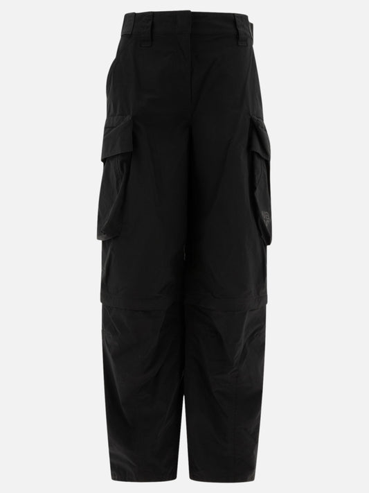 Cargo trousers with oversize pockets